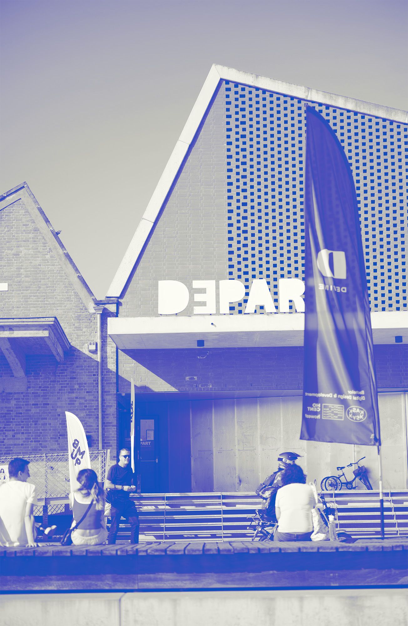 Entrance of the Depart building